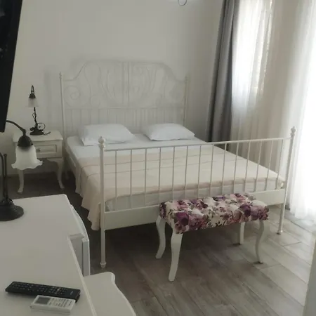 Noonbir Homestay *